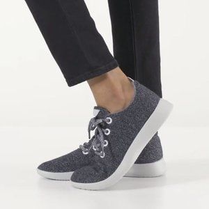Womens size 7 gray allbirds wool runners